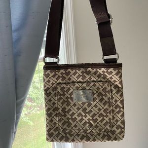 tommy hilfiger crossbody